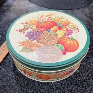 Hallmark container vintage beautifull. Made in usa